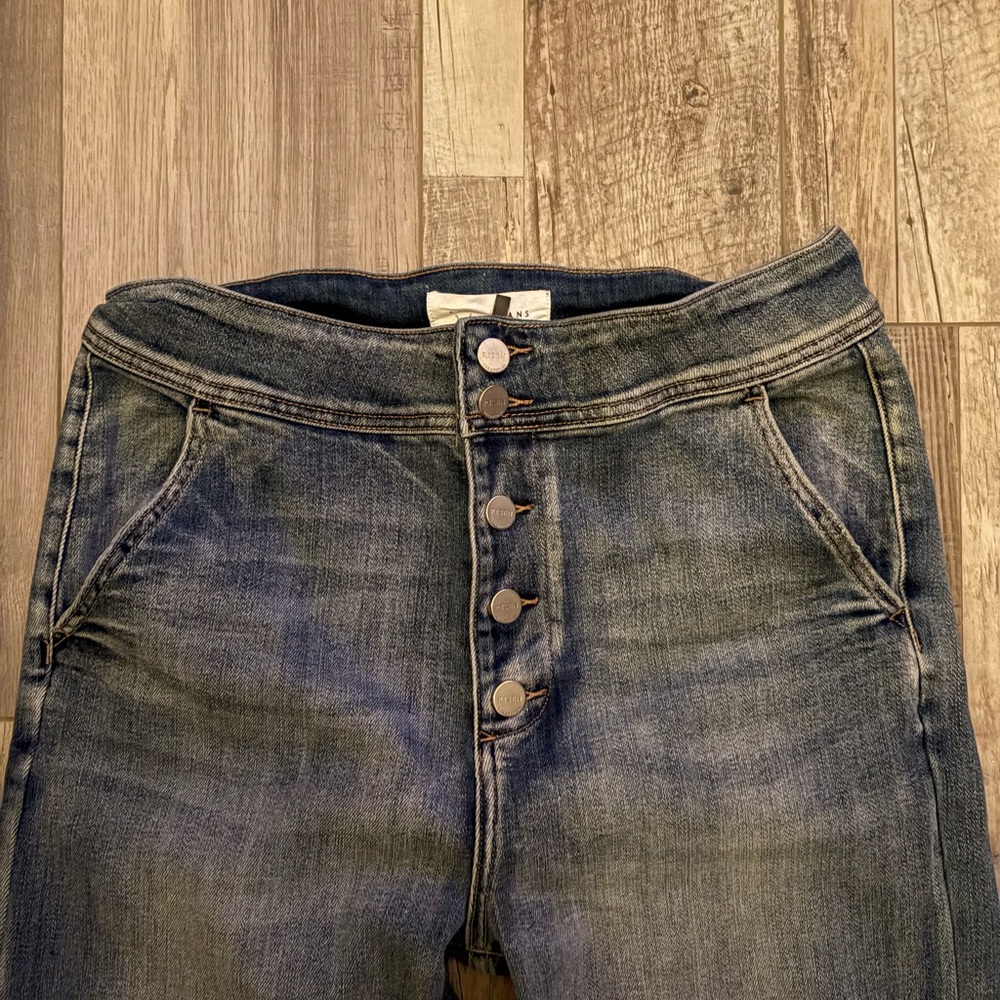Wide leg Risen button fly 31x31 size 13 blue nice stretch